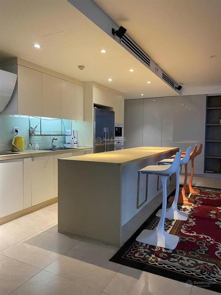 Căn 125m2 đủ đồ view hồ tây cực đẹp tại watermark lạc long quân giá thuê 28 triệu,  0978 073 ***