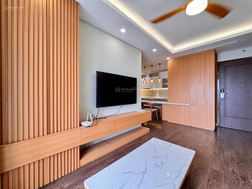 Giá chuẩn cho thuê cc đẹp xuất sắc tại tây hồ residence, 13 triệu/th, căn 2pn view hồ tây