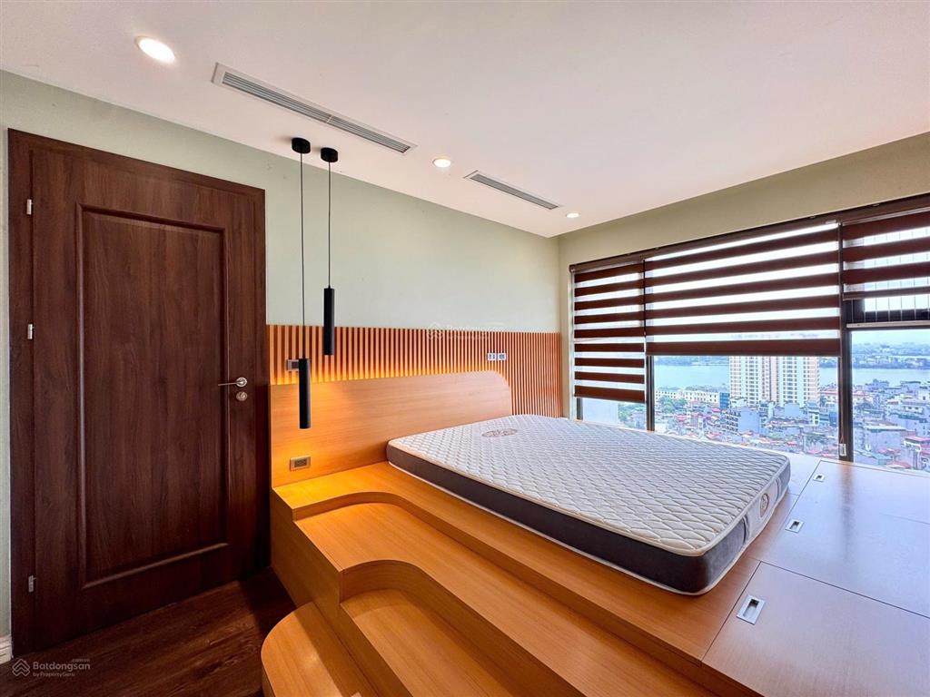 Giá chuẩn cho thuê cc đẹp xuất sắc tại tây hồ residence, 13 triệu/th, căn 2pn view hồ tây