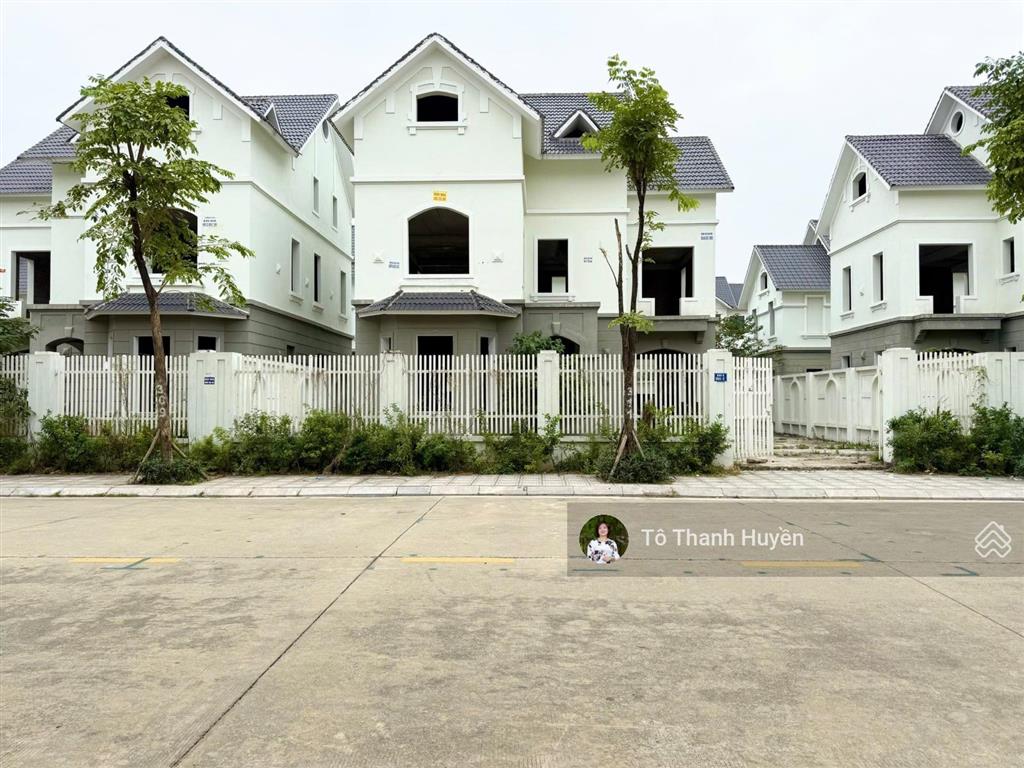 Nhà ngộp ngân hàng geleximco dương nội 240m2 mặt tiền 10m giảm ngay 6 tỷ chỉ hơn 120tr/m2