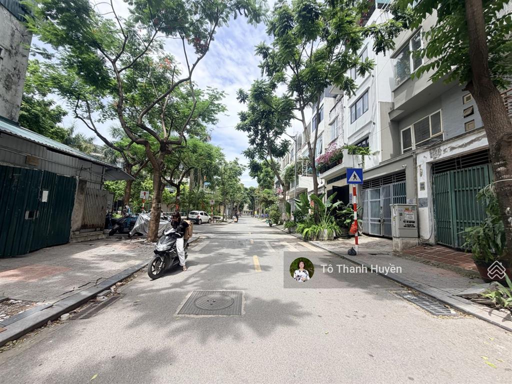 Giảm sốc 3,5 tỷ, chủ cần bán nhanh liền kề văn phú view vườn hoa 90m2, chỉ nhỉnh 18 tỷ