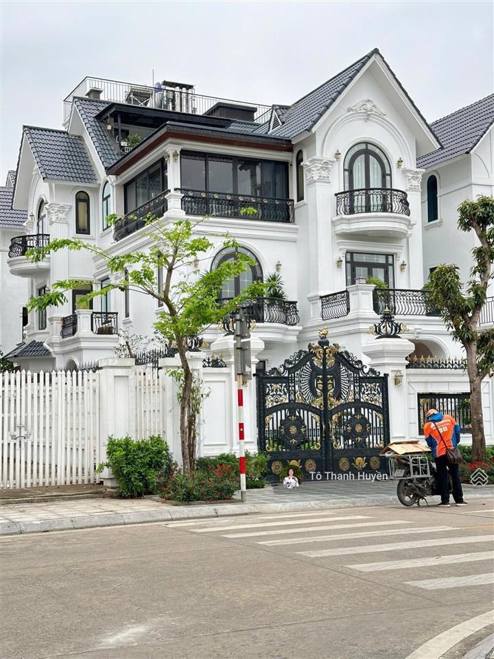 Cắt lỗ 5 tỷ! biệt thự 160m² full nội thất view vườn hoa đẹp khu c giá chỉ nhỉnh 27 tỷ
