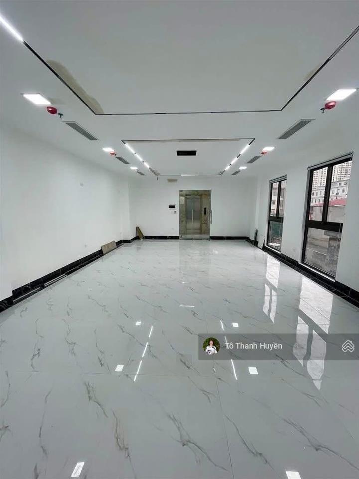 Hạ sốc tòa văn phòng 8 tầng mặt phố hoàng hoa thám dòng tiền 90 triệu/tháng, chỉ hơn 38 tỷ