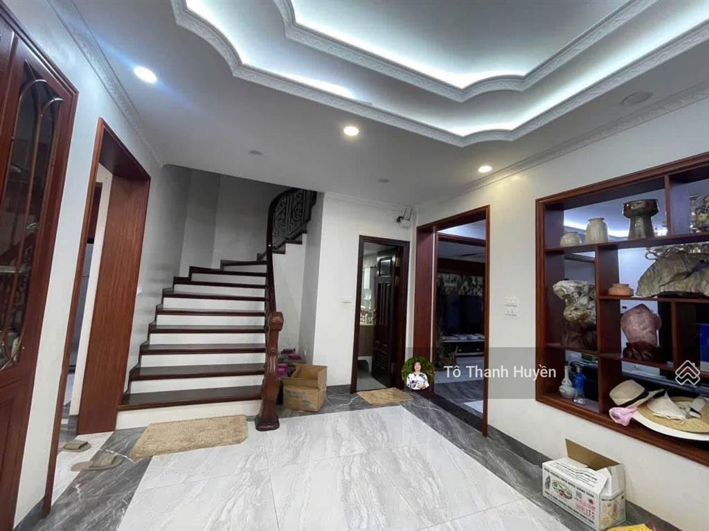 Hạ sốc 6 tỷ! biệt thự 210m2 mt 11m tại văn phú chỉ nhỉnh 32 tỷ giá bán nhanh trong tuần. trục chính