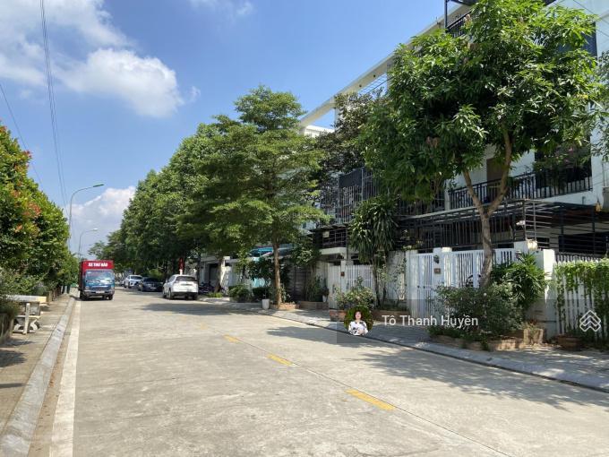 Biệt thự geleximco 200m mặt tiền 8m đường trước nhà rộng giá chạm đáy 28,8 tỷ