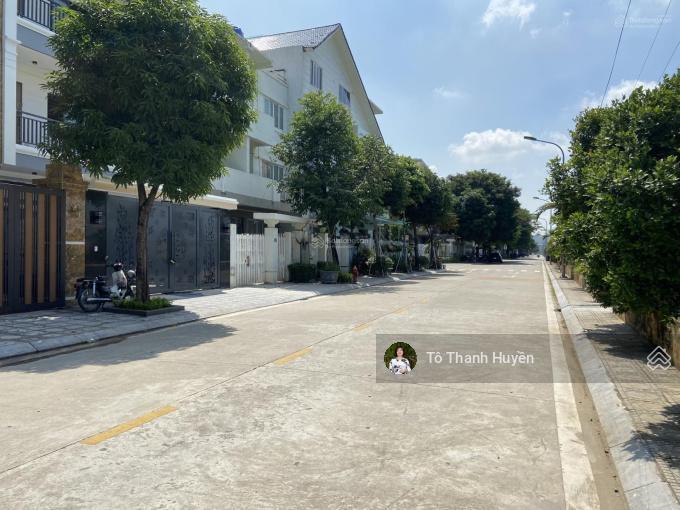 Biệt thự geleximco 200m mặt tiền 8m đường trước nhà rộng giá chạm đáy 28,8 tỷ