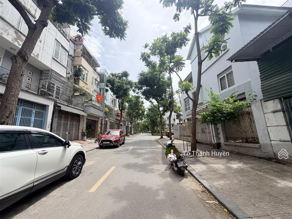 Giảm sốc 5 tỷ, liền kề văn phú view vườn hoa 90m2, hoàn thiện thang máy giá nhỉnh 20 tỷ