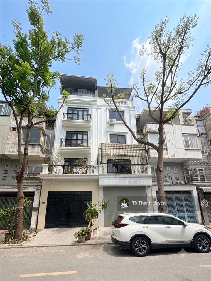 Giảm sốc 5 tỷ, liền kề văn phú view vườn hoa 90m2, hoàn thiện thang máy giá nhỉnh 20 tỷ