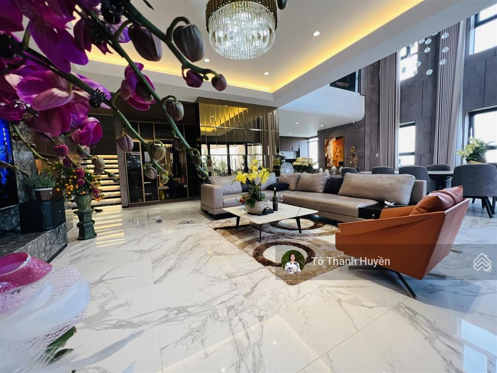 Biệt thự 240m2, nội thất đẹp khu c geleximco lê trọng tấn, hà đông | bể bơi koi, thang máy kính