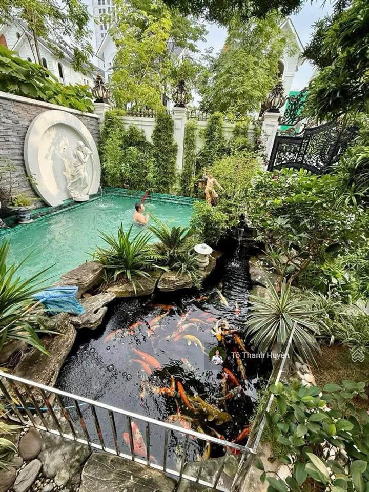 Biệt thự 240m2, nội thất đẹp khu c geleximco lê trọng tấn, hà đông | bể bơi koi, thang máy kính
