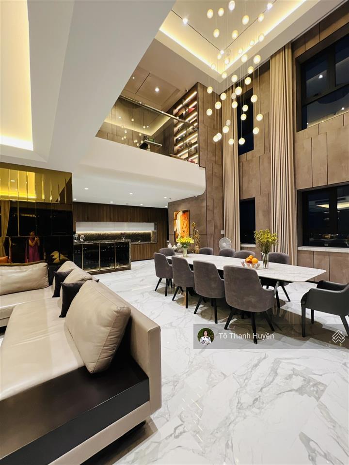 Sốc sky villas riêng  biệt thự trên không có sân vườn & hồ cá koi riêng giữa lòng hà nội