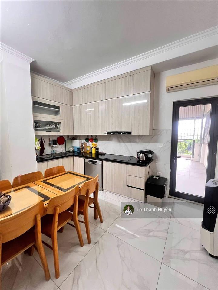 Cho thuê nhà văn phú hà đông, 90m2 x 5 tầng, đường 15m. giá 16 triệu/tháng