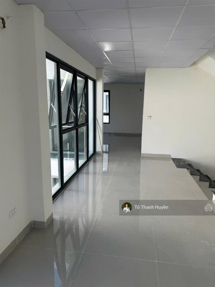 Cho thuê biệt thự phú lương 240m giá chỉ 25 triệu/tháng! hoàn thiện đẹp