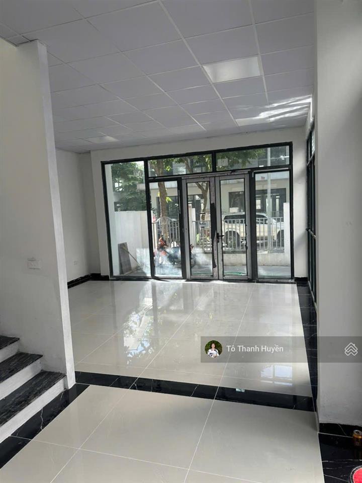 Cho thuê biệt thự phú lương 240m giá chỉ 25 triệu/tháng! hoàn thiện đẹp