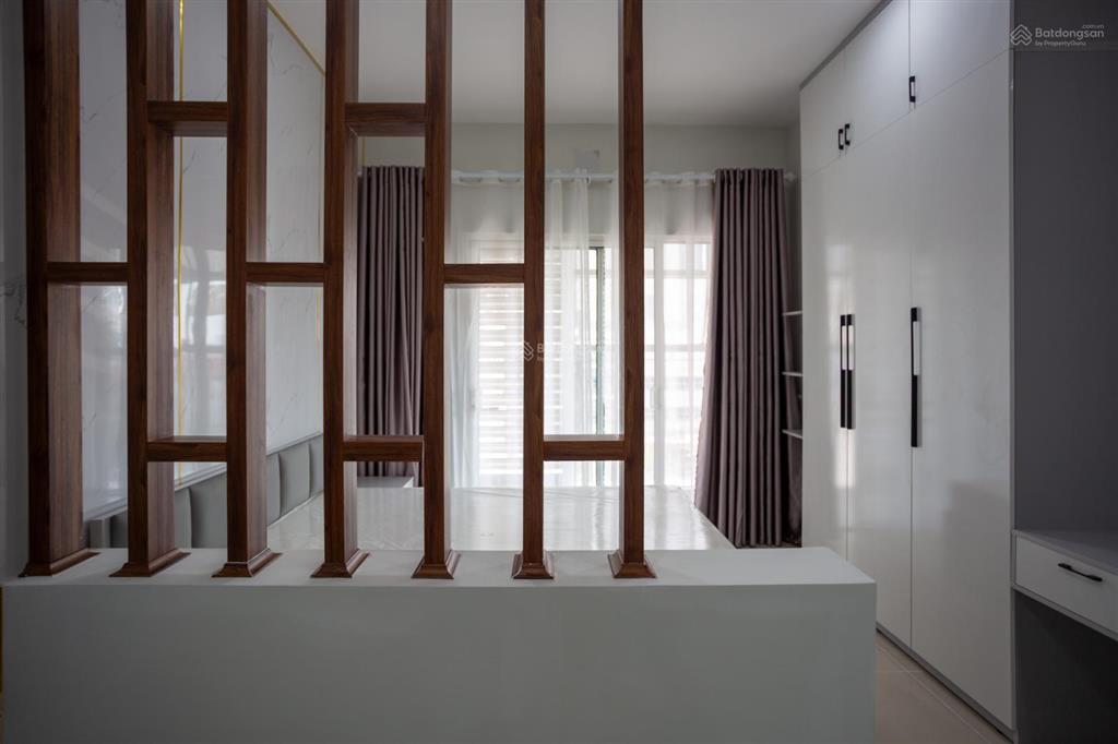 Bán ot sunrise city north 43,4m2 có ban công hướng nam nội thất đầy đủ mới 100% nguyên seal
