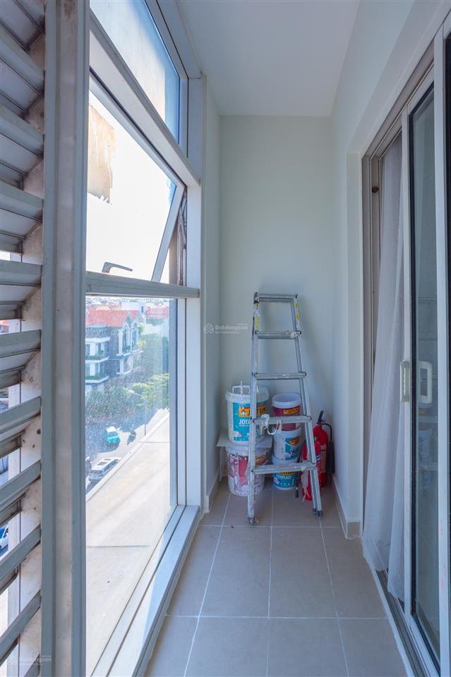 Bán ot sunrise city north 43,4m2 có ban công hướng nam nội thất đầy đủ mới 100% nguyên seal