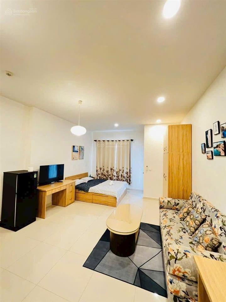 Cần bán officetel sunrise city view 36,8m2 view bắc quận 1 xem pháo hoa