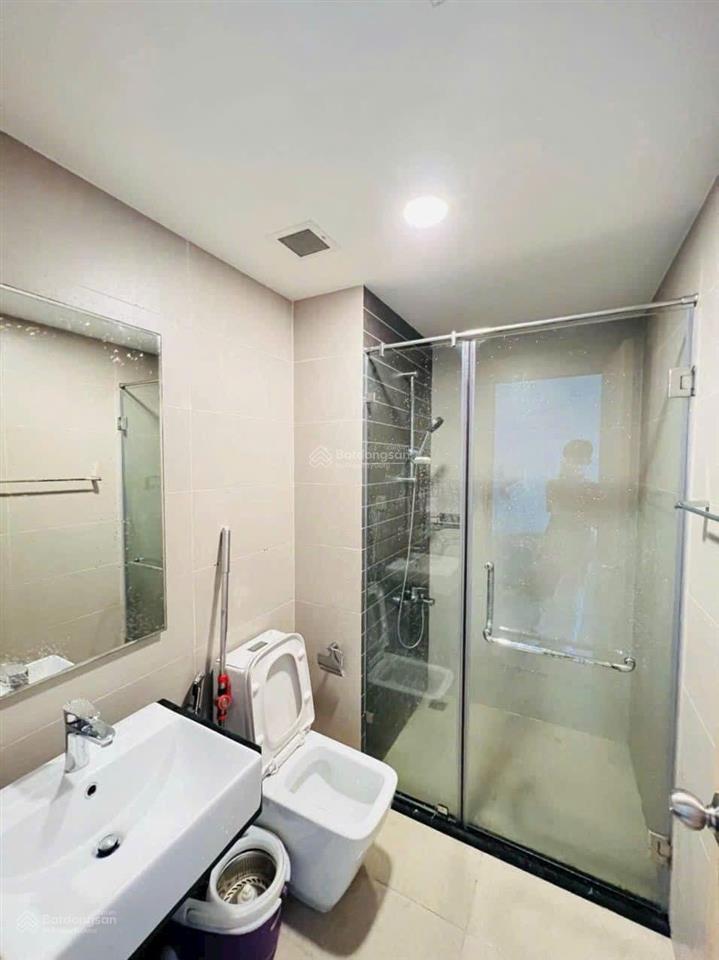 Cần bán officetel sunrise city view 36,8m2 view bắc quận 1 xem pháo hoa