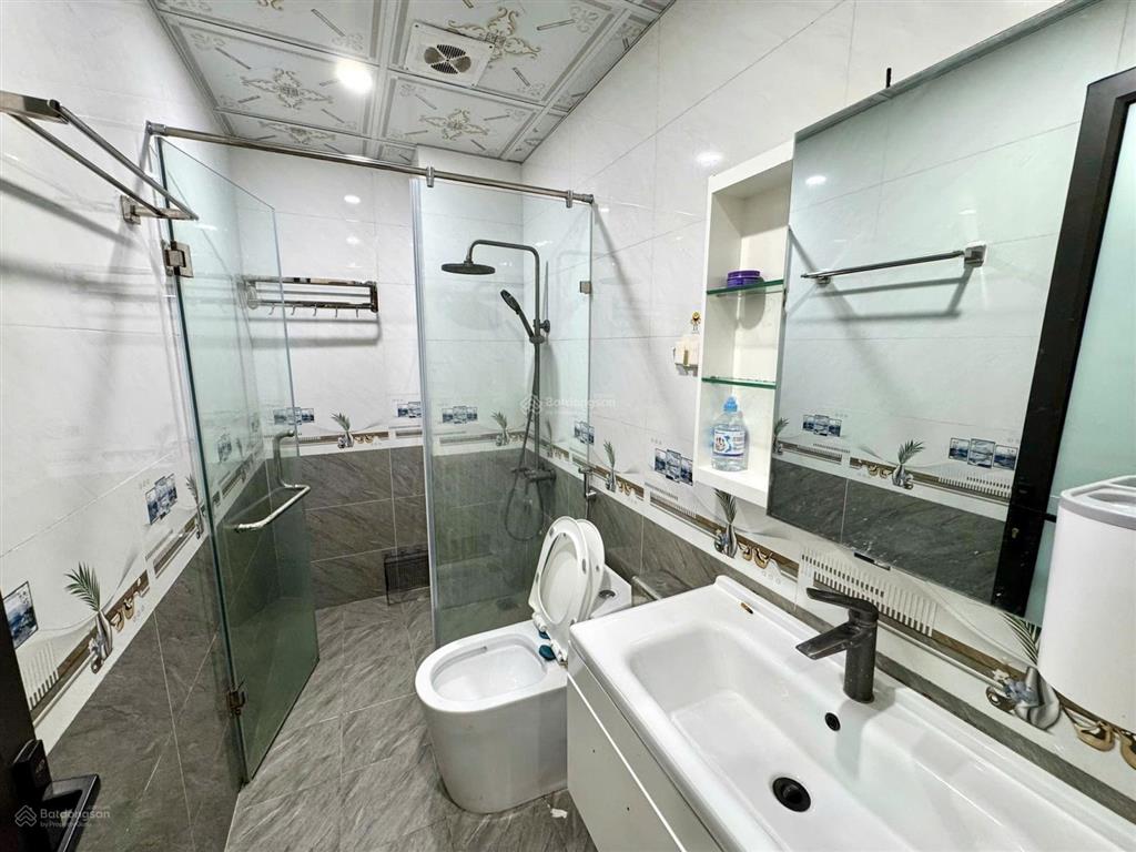 Bán nhà riêng tại võ chí công, 10,6 tỷ, 33m2, 4pn, 5wc, 6 tầng, thang máy