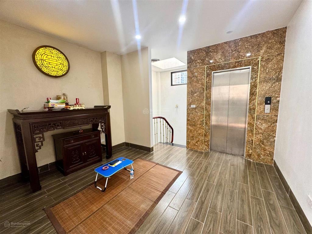 Bán nhà riêng tại võ chí công, 10,6 tỷ, 33m2, 4pn, 5wc, 6 tầng, thang máy