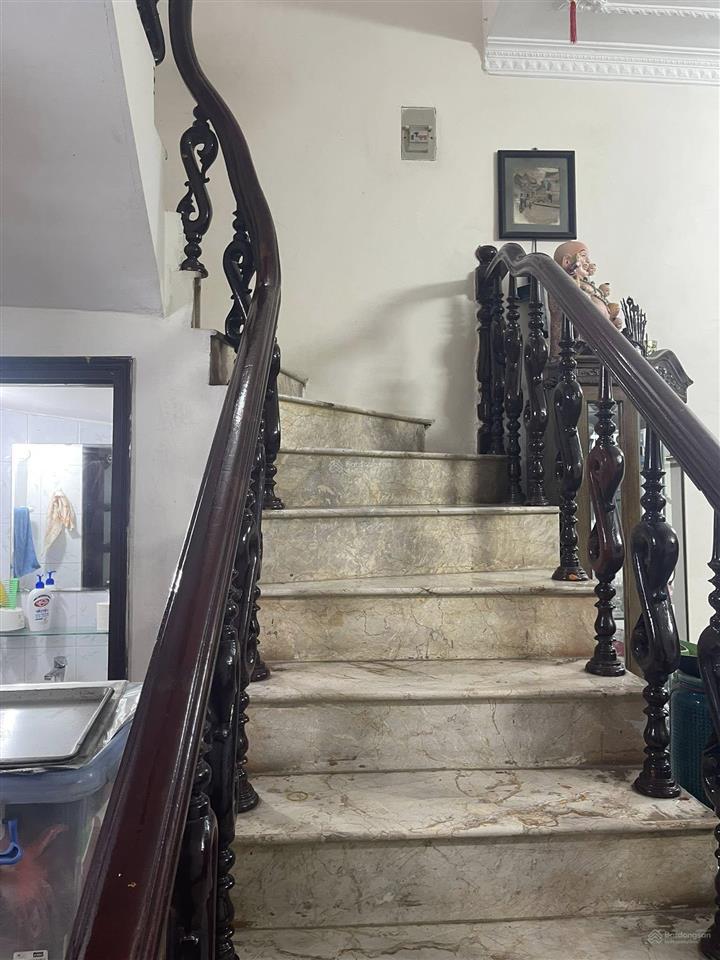 Chủ cần tiền nên bán gấp nhà 52m, 5 tầng tại nguyễn khang, cầu giấy, vị trí đắc địa, giá quá tốt