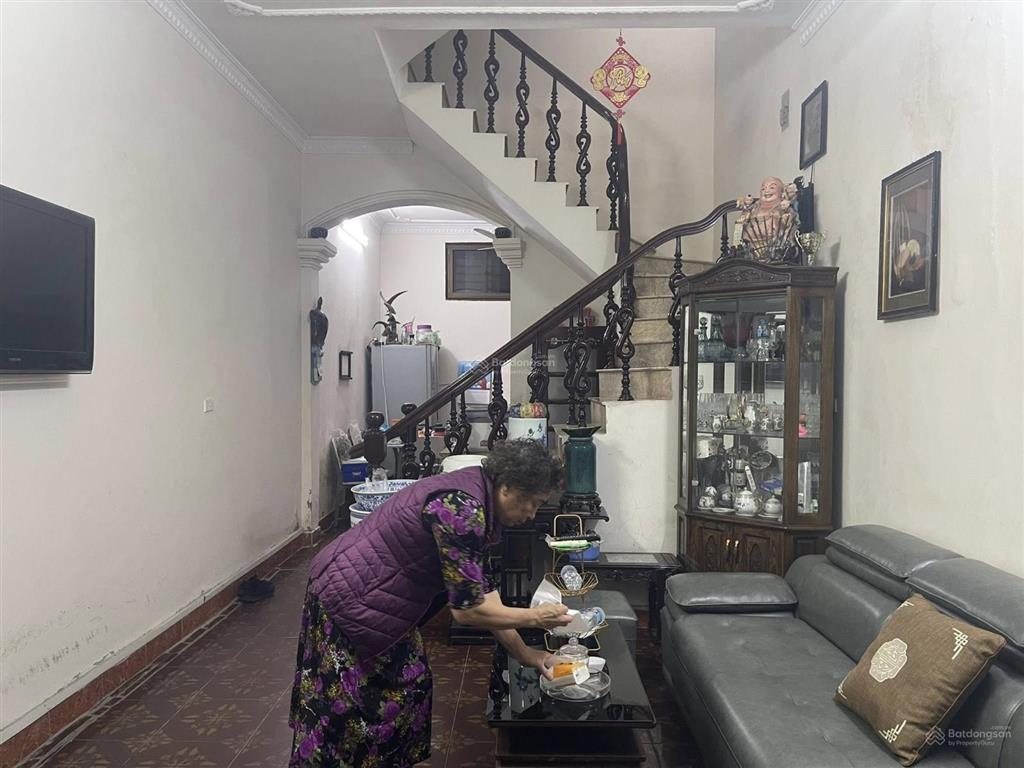 Chủ cần tiền nên bán gấp nhà 52m, 5 tầng tại nguyễn khang, cầu giấy, vị trí đắc địa, giá quá tốt