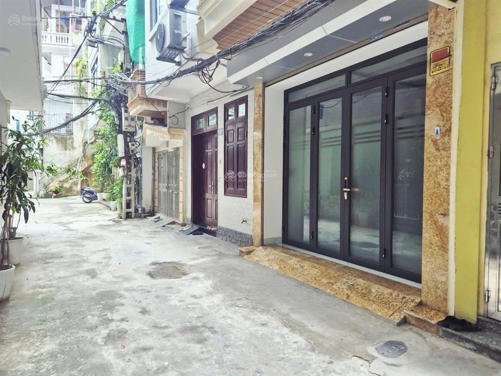 Quá hiếm phân lô đường láng, đống đa, 30m, 5 tầng, ô tô vào nhà chỉ hơn 9 tỷ, giá đợt này quá tốt