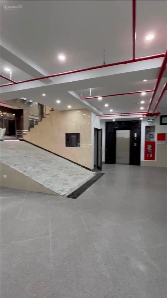 Tòa văn phòng lô góc phố lê văn lương, thanh xuân, 105, 10 tầng, nhỉnh 70 tỷ