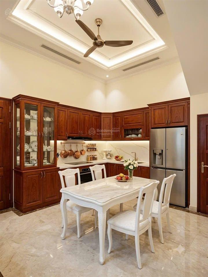 Chỉ 8 tỷ nhà hoa bằng, cầu giấy 47m, 3 tầng, mt 4.3m, giá quá rẻ do chủ cần bán tiền bán gấp