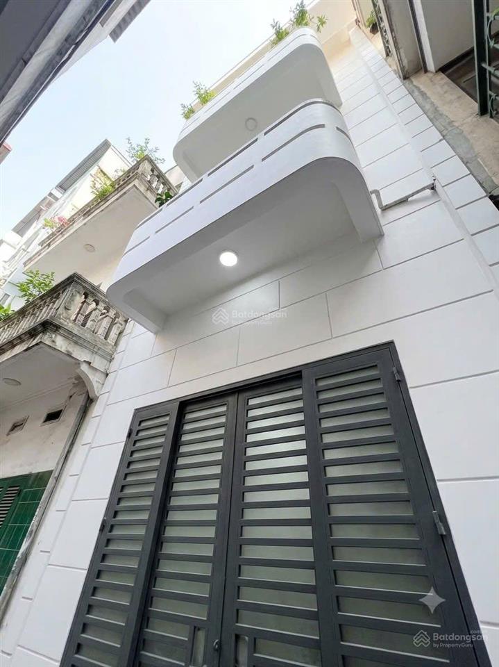 Chỉ 8 tỷ nhà hoa bằng, cầu giấy 47m, 3 tầng, mt 4.3m, giá quá rẻ do chủ cần bán tiền bán gấp