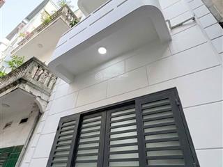 Chỉ 8 tỷ nhà hoa bằng, cầu giấy 47m, 3 tầng, mt 4.3m, giá quá rẻ do chủ cần bán tiền bán gấp