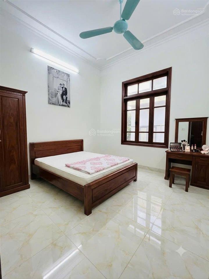 Chỉ 8 tỷ nhà hoa bằng, cầu giấy 47m, 3 tầng, mt 4.3m, giá quá rẻ do chủ cần bán tiền bán gấp