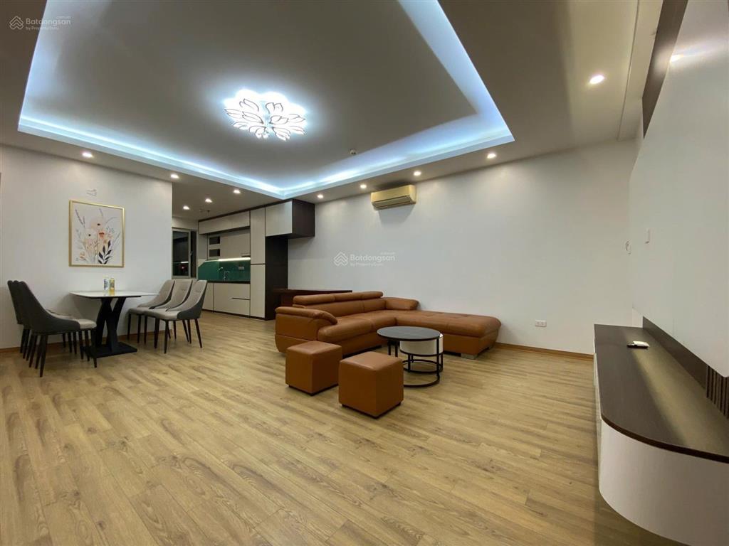 Bán gấp căn góc 62m2 giá 4,95 tỷ tầng trung tại chung cư vov mễ trì