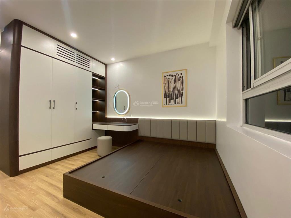 Bán gấp căn góc 62m2 giá 4,95 tỷ tầng trung tại chung cư vov mễ trì