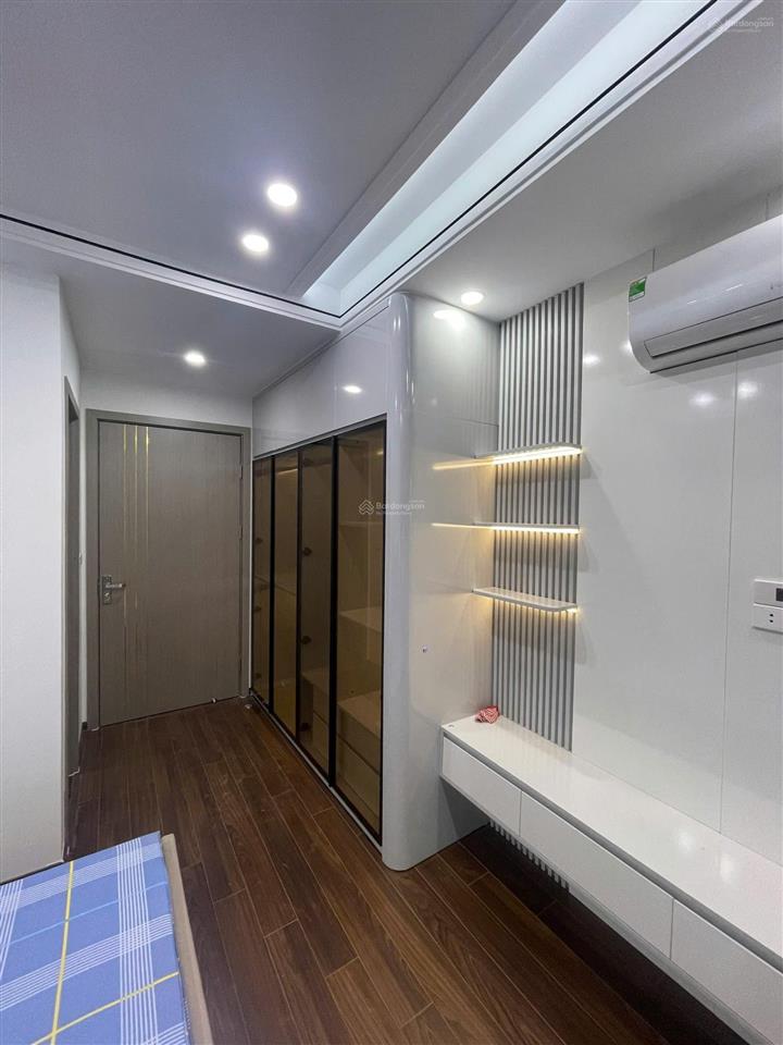 Bán nhà riêng tại định công 6 tầng thang máy, 8,5 tỷ, 32m2, ngõ thông ô tô qua nhà, không quy hoạch