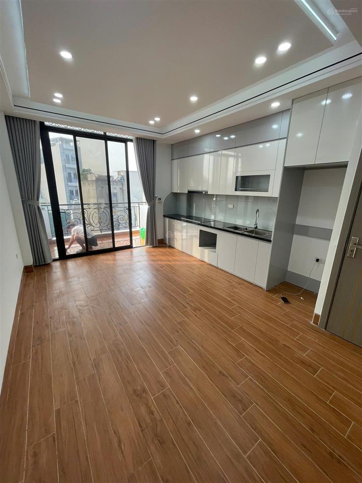 Bán nhà riêng tại định công 6 tầng thang máy, 8,5 tỷ, 32m2, ngõ thông ô tô qua nhà, không quy hoạch