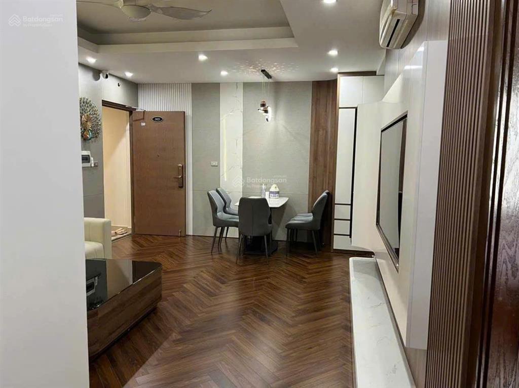 Bán gấp căn hộ 2 ngủ 70m giá 4 tỷ tại chung cư the pride hà đông