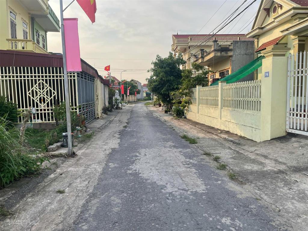 Em chính chủ bán đất gần chợ quất lâm dt 92m2, mặt tiền 7m đường rộng 2 ô tô tránh nhau