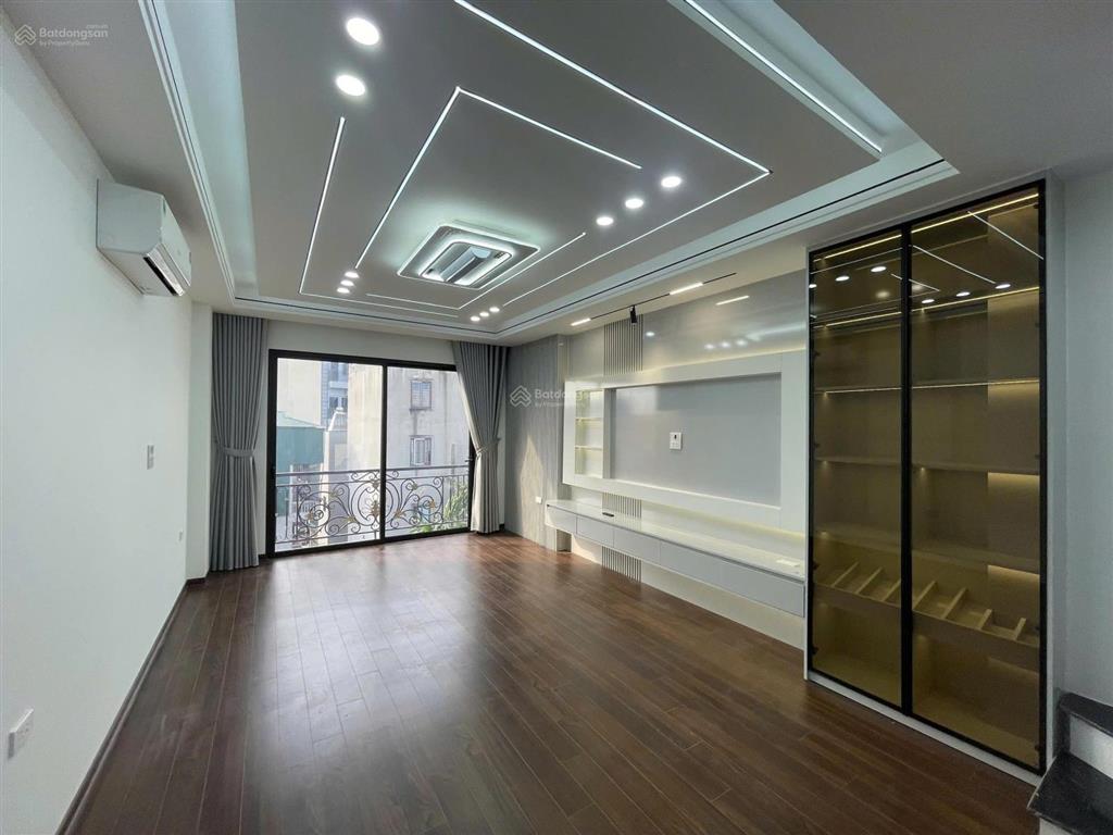 Bán nhà riêng tại ngõ 99, định công hạ 8,5 tỷ, 32 m2, 4pn, 5wc, 6 tầng thang máy