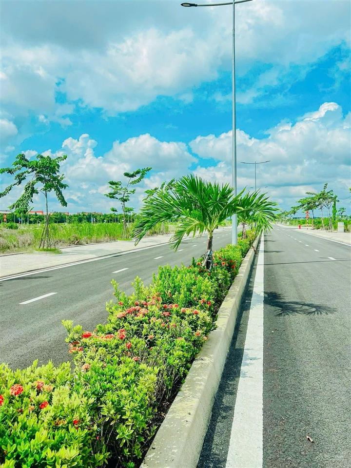 Siêu phẩm vip đô thị công nghiệp về tp.hcm 10p  duy nhất 1 nền 1tỷ350/70m2  mặt tiền 14m  sổ sẵn