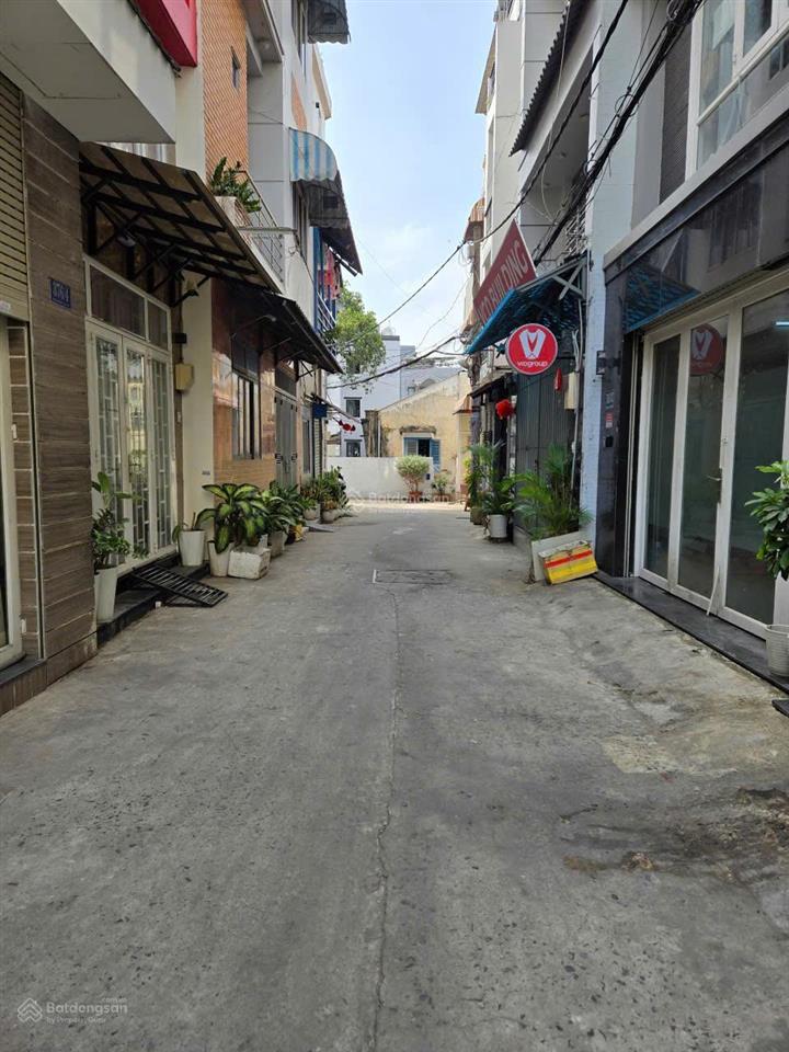 Tòa nhà chdv gần học viện cán bộ/16x17 cn 251m2/giá bán 35 tỷ 42 phòng hdt còn 2 năm