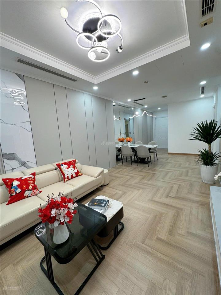 Gía siêu rẻ, bán căn 2pn tòa t10 times city hai bà trưng, hà nội, giá 8.8 tỷ.  0979 702 ***