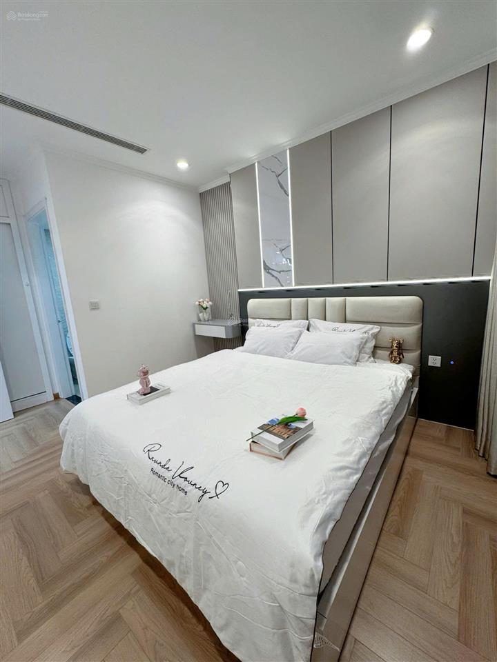 Gía siêu rẻ, bán căn 2pn tòa t10 times city hai bà trưng, hà nội, giá 8.8 tỷ.  0979 702 ***