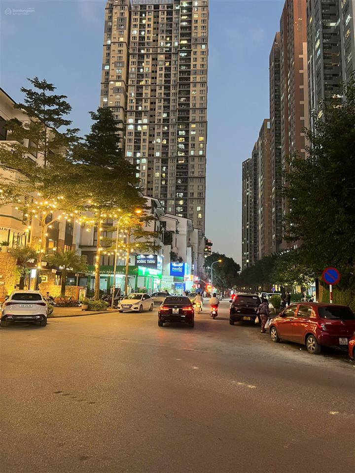 Bán liền kề hoàng thành villas sát taseco trung văn 131m2 giá 55 tỷ