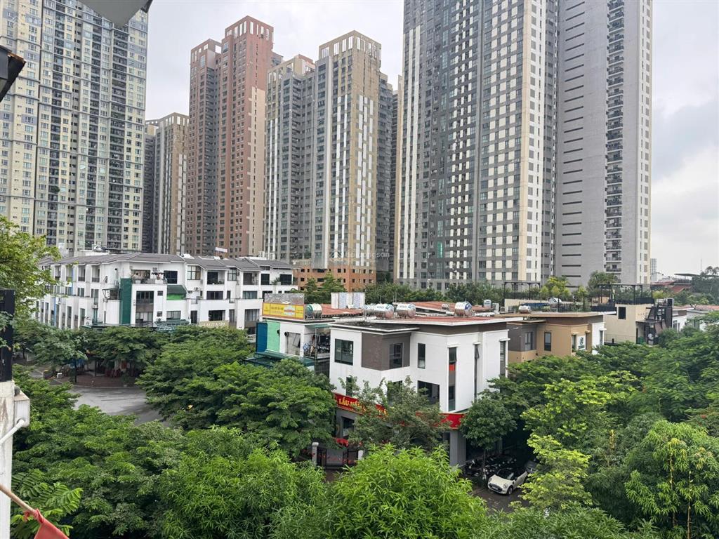 Bán căn góc 120m2 giá 4x tỷ hoàng thành villas, sát taseco trung văn