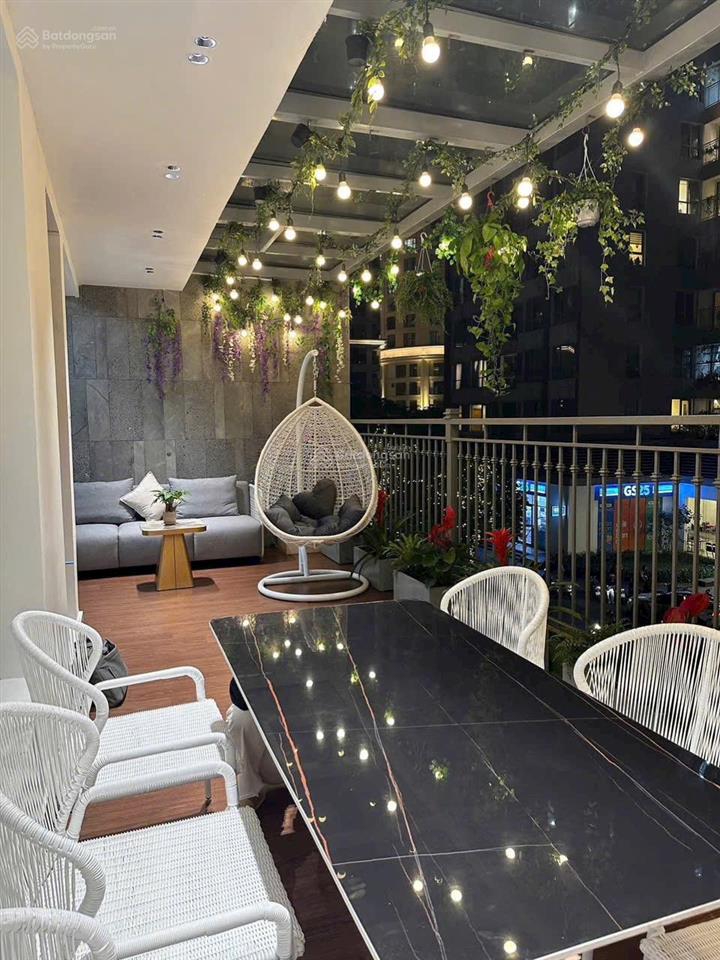 Cho thuê căn 4pn cực vip có 30m2 khoảng sân vườn riêng.full nội thất đẹp.  0397 934 ***