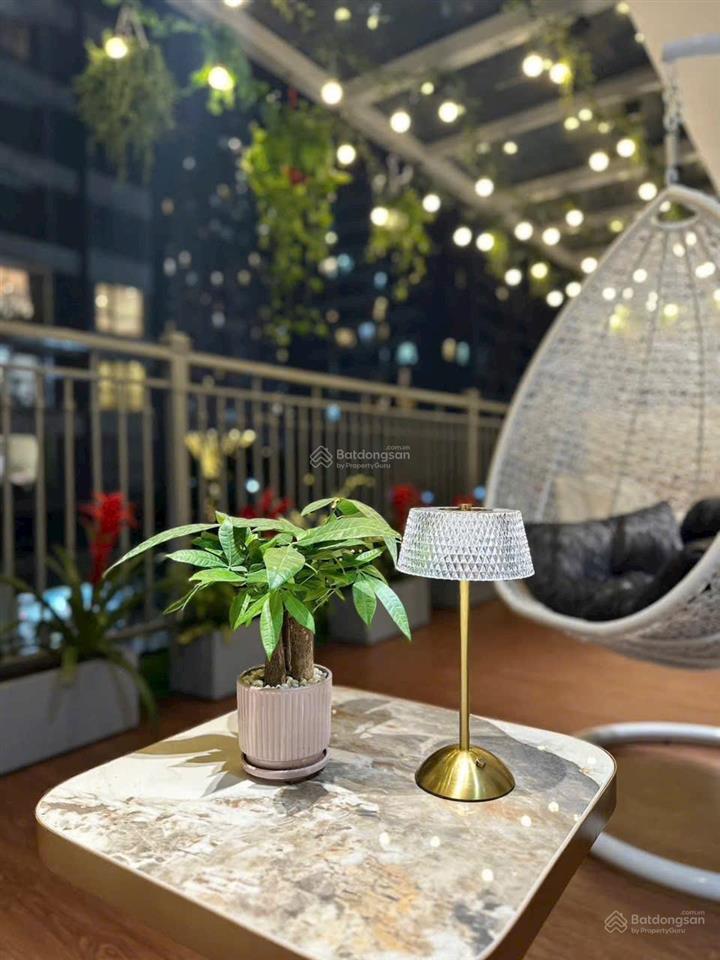 Cho thuê căn 4pn cực vip có 30m2 khoảng sân vườn riêng.full nội thất đẹp.  0397 934 ***