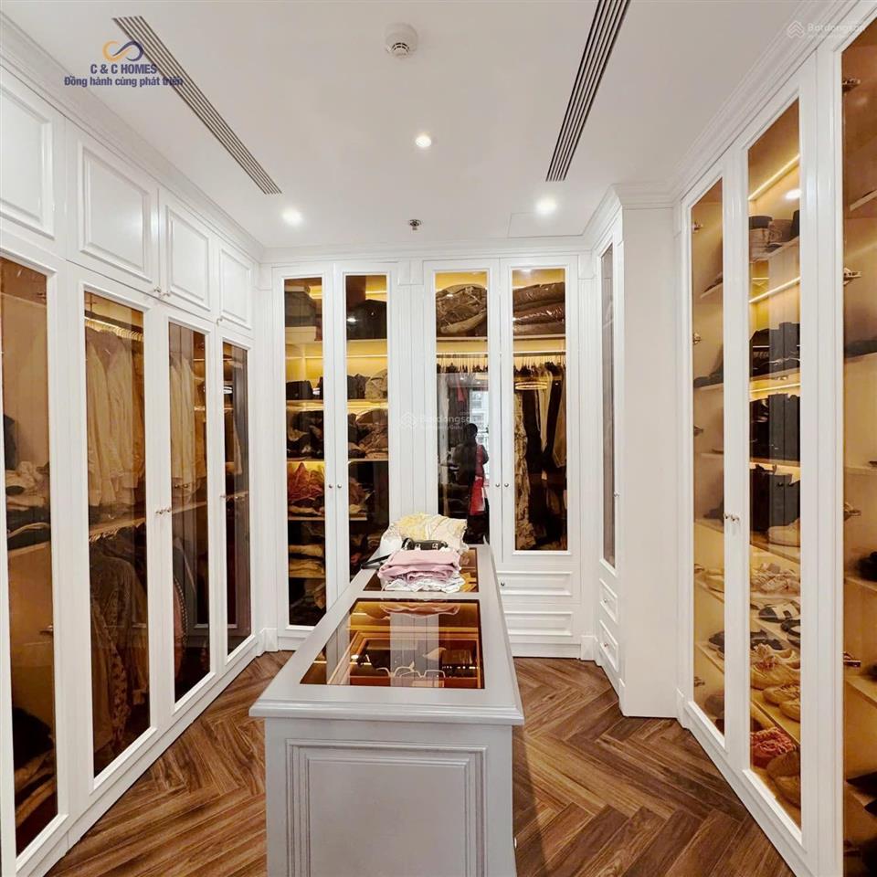 Cho thuê căn 3pn siêu rộng 145m2 tầng trung đẹp, ở ngay.  ngay 0397 934 ***