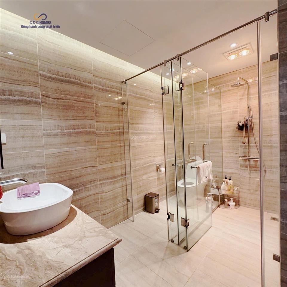 Cho thuê căn 3pn siêu rộng 145m2 tầng trung đẹp, ở ngay.  ngay 0397 934 ***