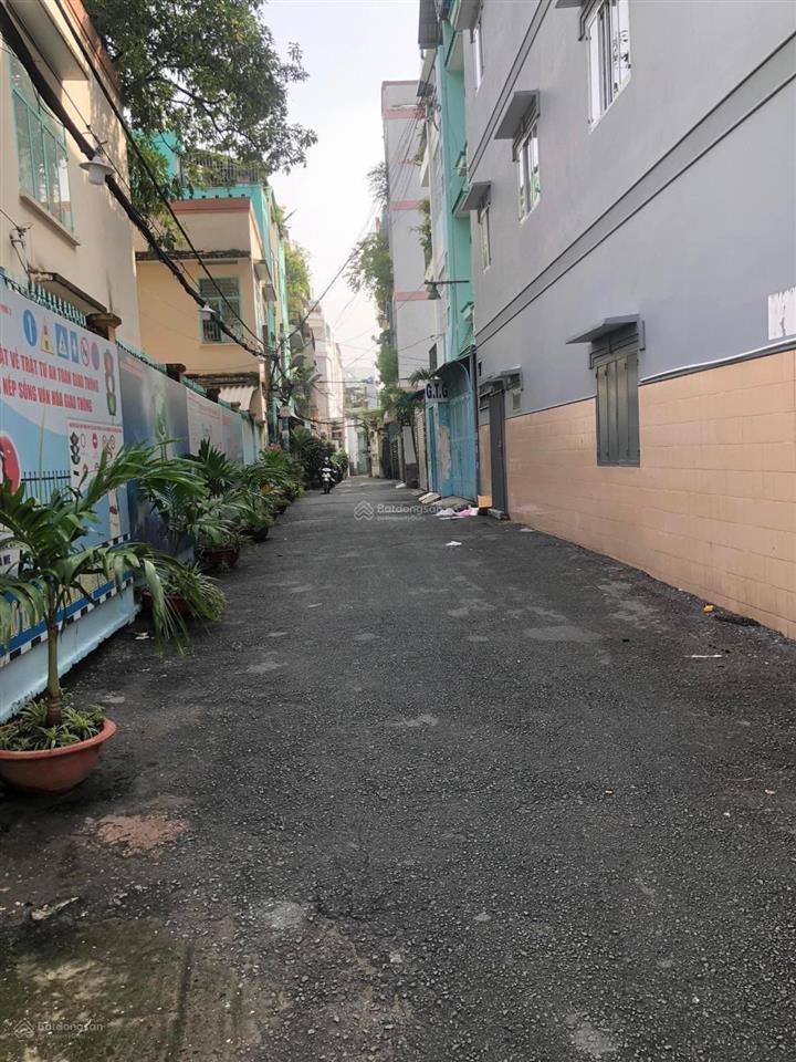 Bán nhà đất thánh, 3,4m x 11m, sát quận 10, giá 4,5 tỷ thương lượng
